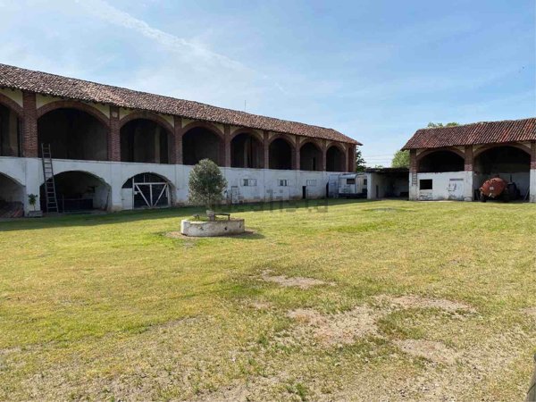 casale in vendita a Magenta