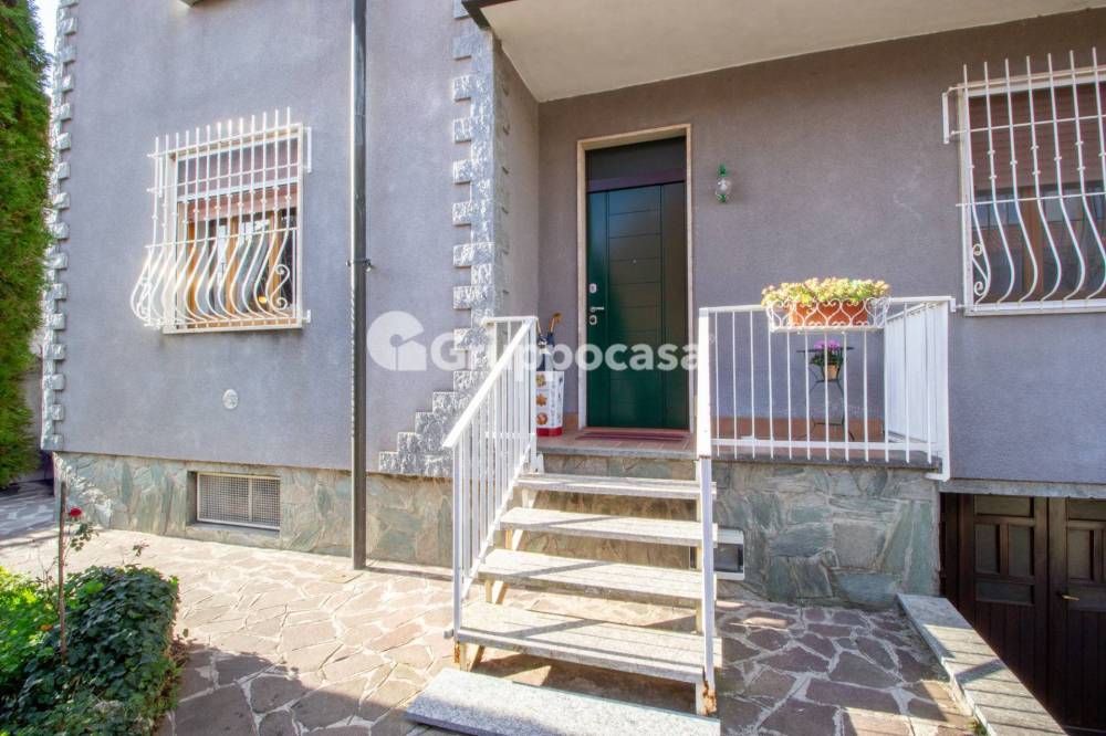 casa indipendente in vendita a Magenta