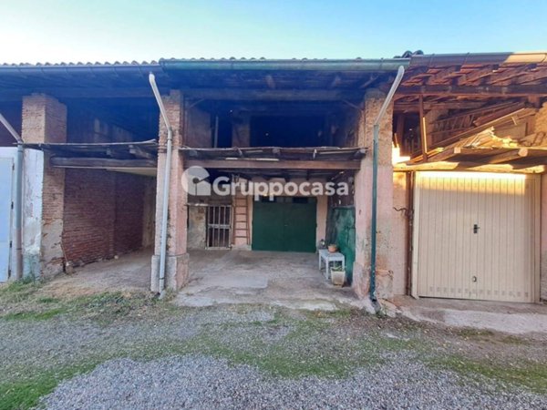 casa indipendente in vendita a Magenta