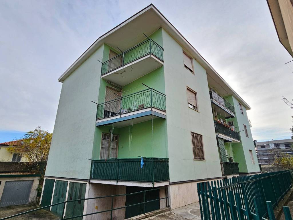 appartamento in vendita a Magenta