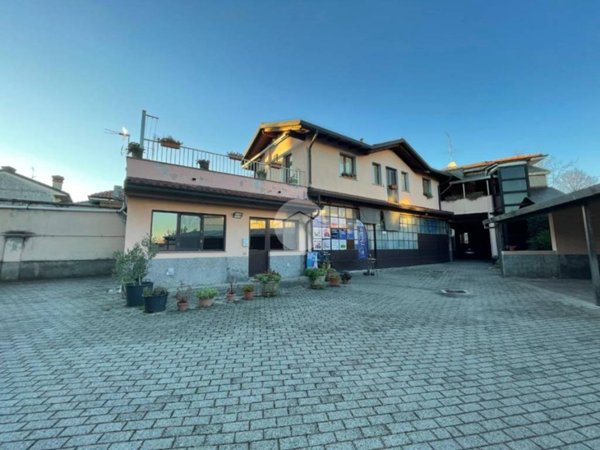 casa indipendente in vendita a Magenta