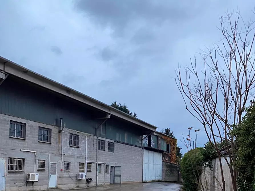 locale di sgombero in vendita a Magenta