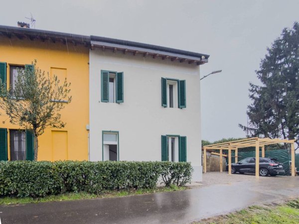 casa indipendente in vendita a Magenta
