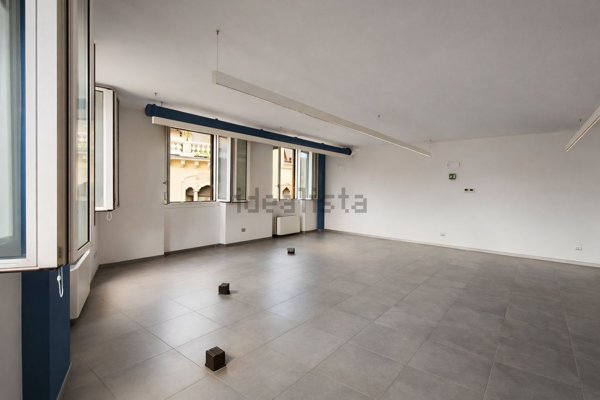 ufficio in vendita a Magenta