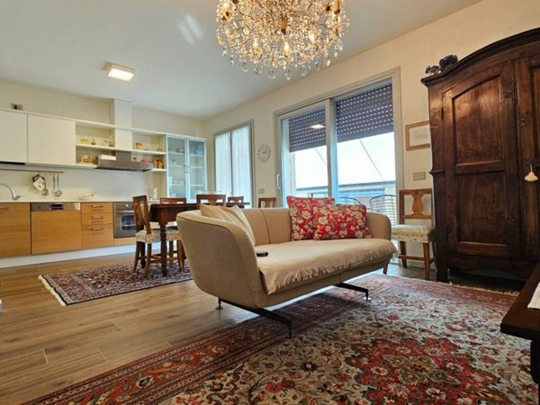 casa indipendente in vendita a Magenta