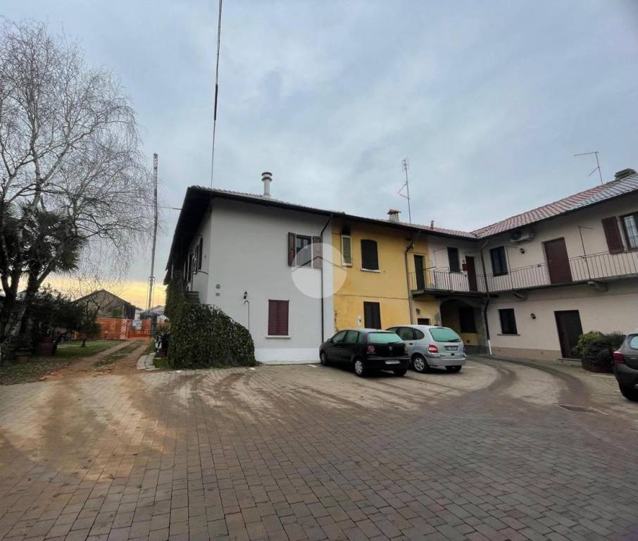 casa indipendente in vendita a Magenta