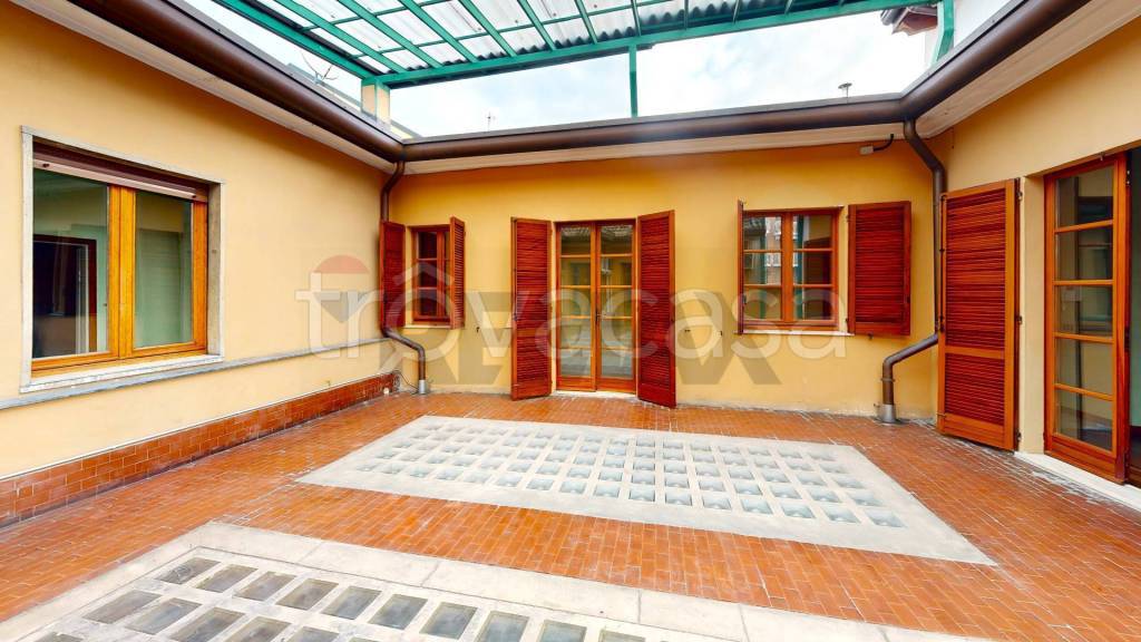 casa indipendente in vendita a Magenta