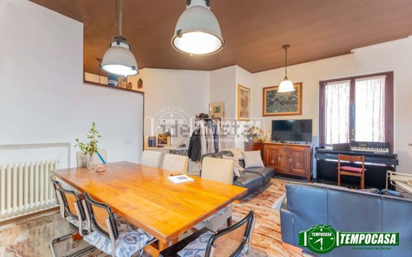 casa indipendente in vendita a Magenta