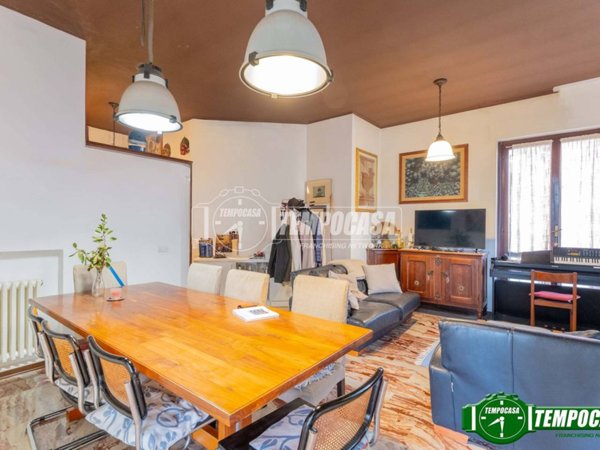 casa indipendente in vendita a Magenta