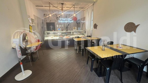 negozio in vendita a Magenta