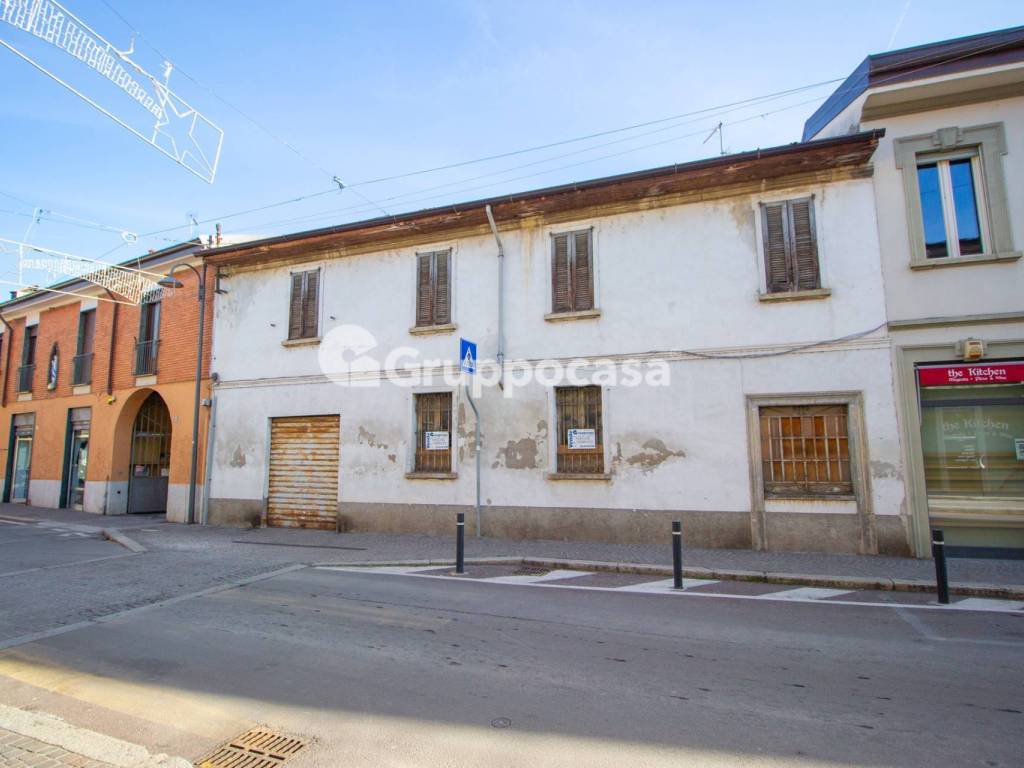 casa indipendente in vendita a Magenta