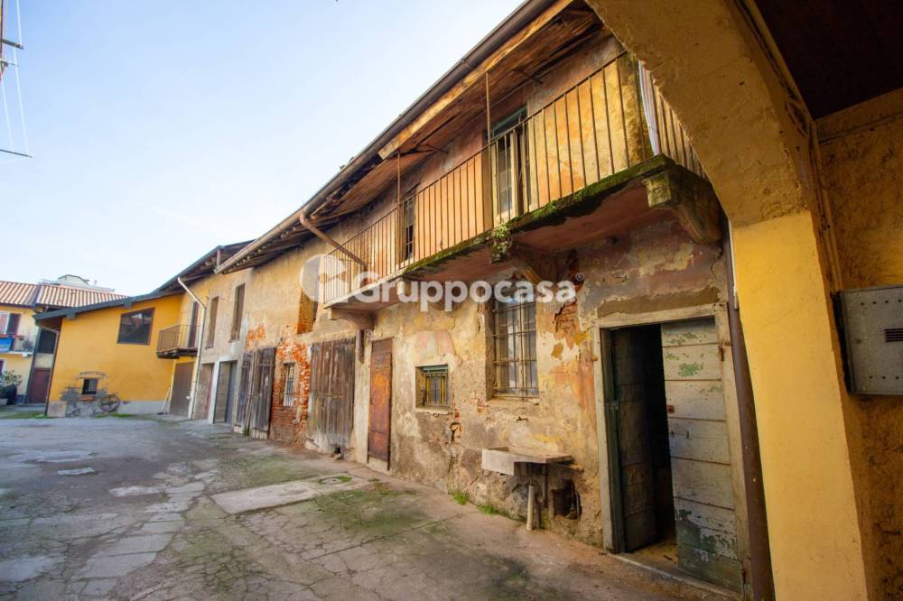 casa indipendente in vendita a Magenta