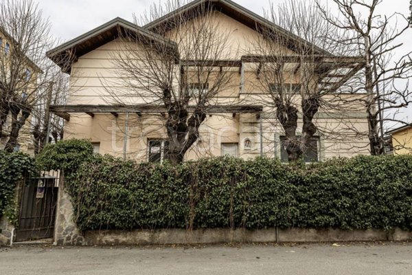 casa indipendente in vendita a Magenta