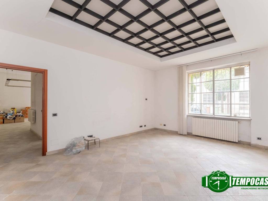 negozio in vendita a Magenta