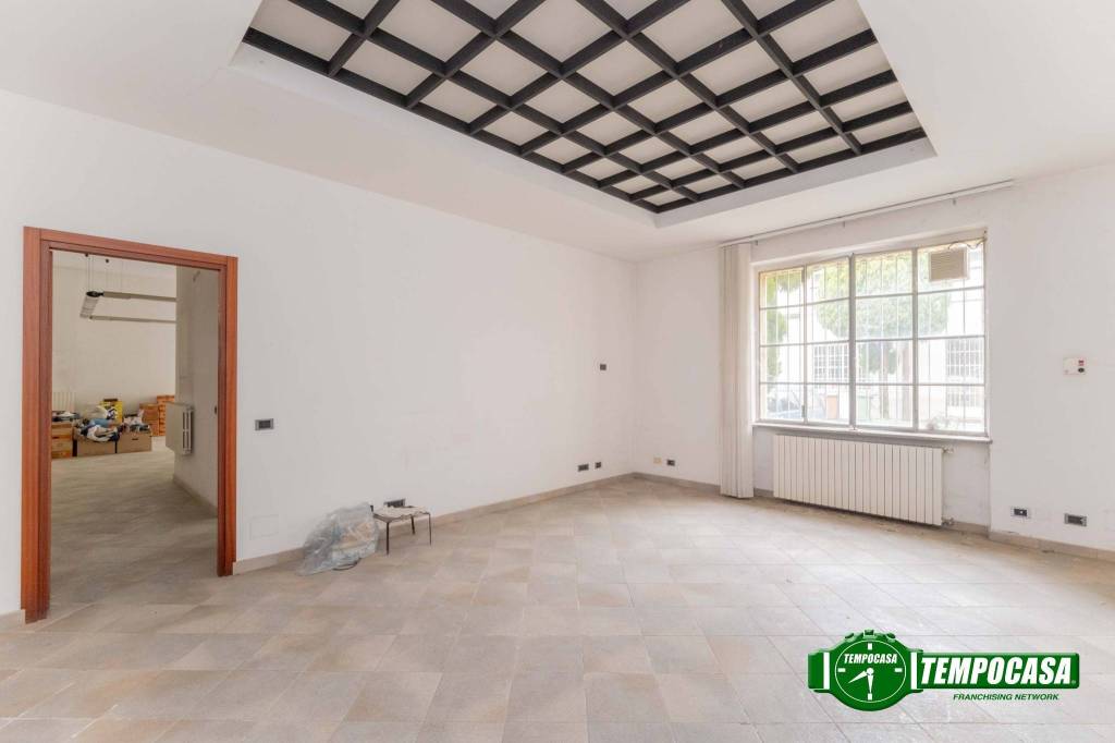 negozio in vendita a Magenta