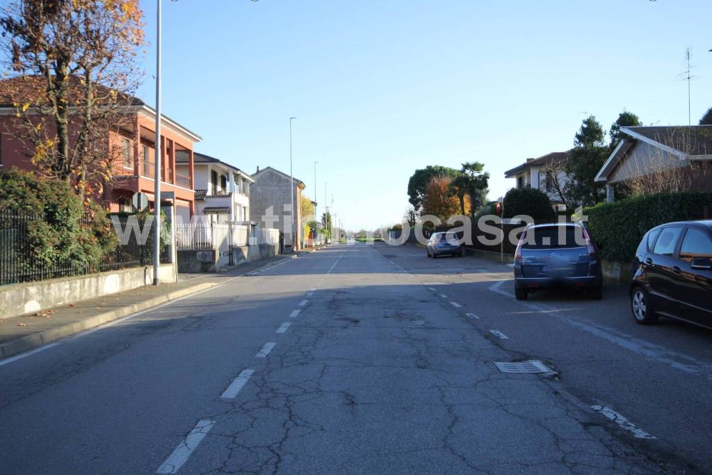 casa indipendente in vendita a Magenta