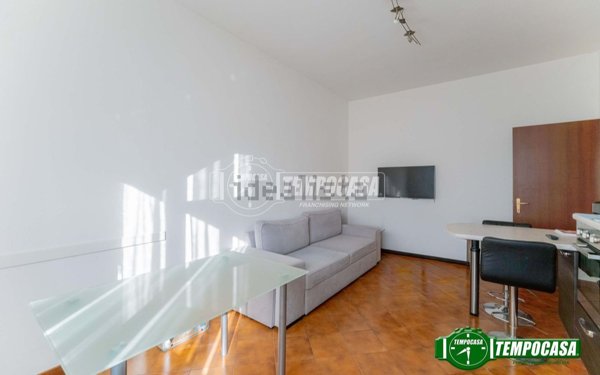 appartamento in vendita a Magenta in zona Ponte Nuovo