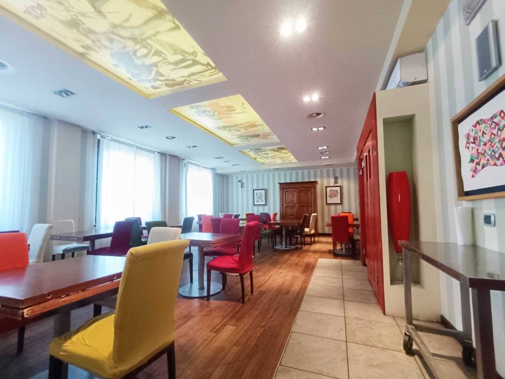 negozio in vendita a Magenta