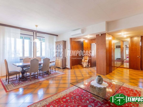 casa indipendente in vendita a Magenta