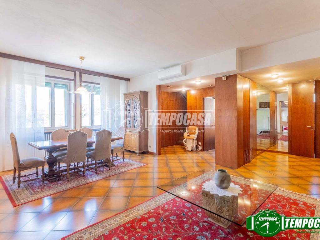 casa indipendente in vendita a Magenta