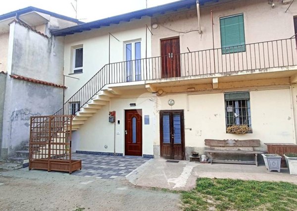 casa indipendente in vendita a Magenta