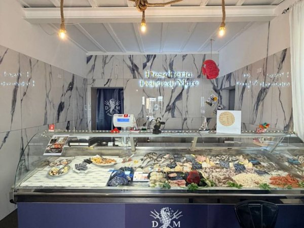 negozio in vendita a Magenta