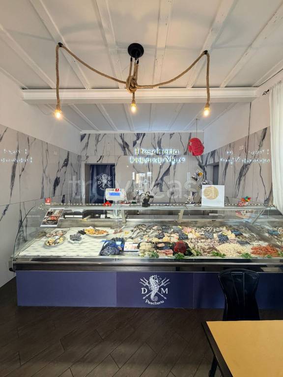 negozio in vendita a Magenta