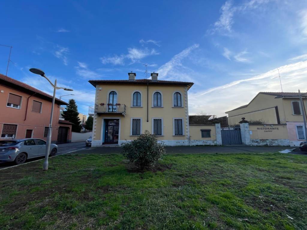 negozio in vendita a Magenta