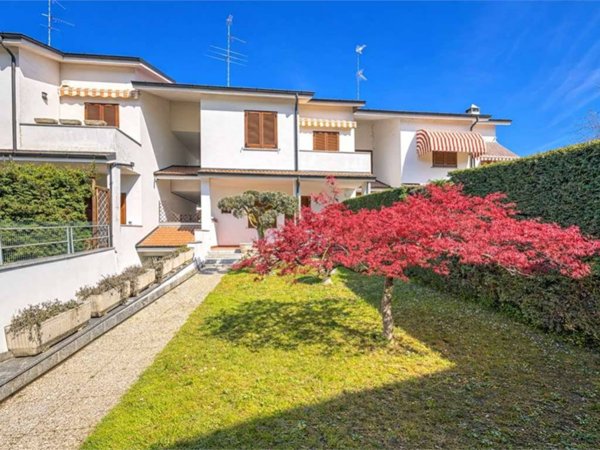 casa indipendente in vendita a Magenta