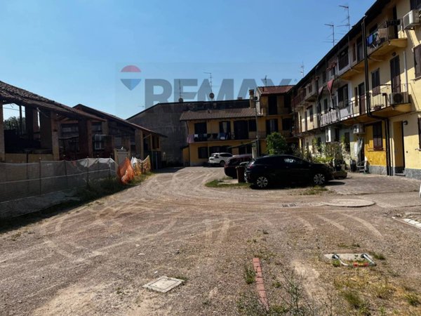 casa indipendente in vendita a Magenta