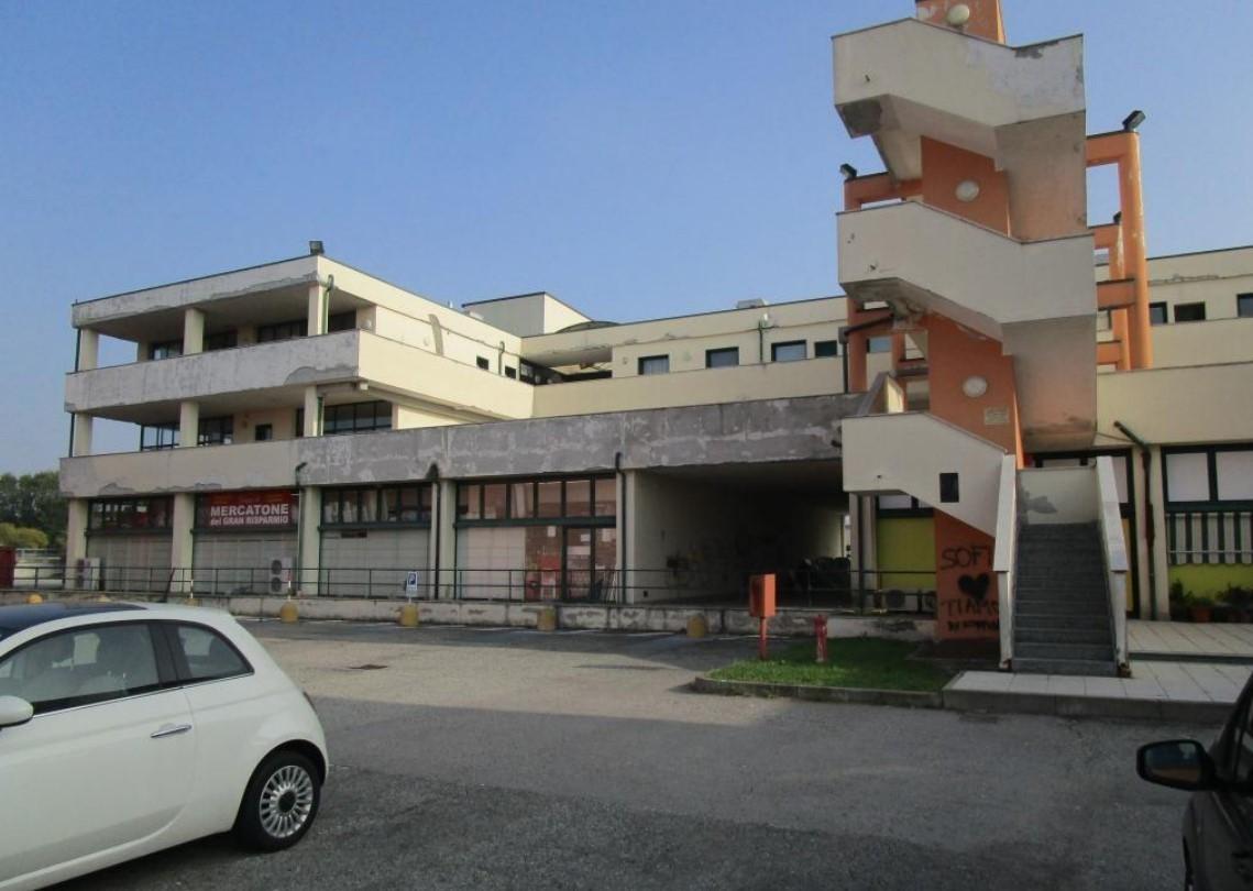 ufficio in vendita a Magenta