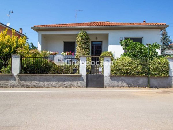 casa indipendente in vendita a Magenta