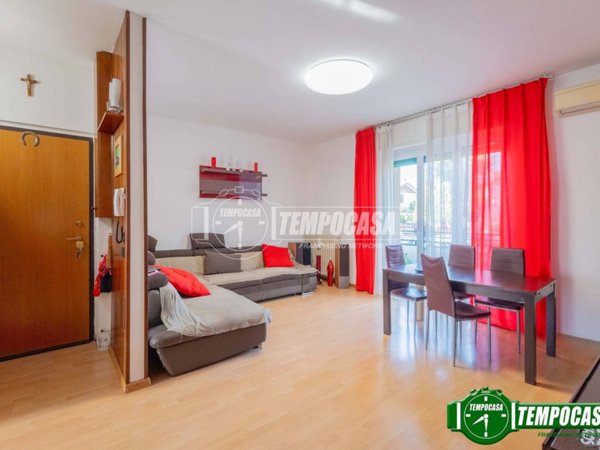 appartamento in vendita a Magenta in zona Ponte Nuovo