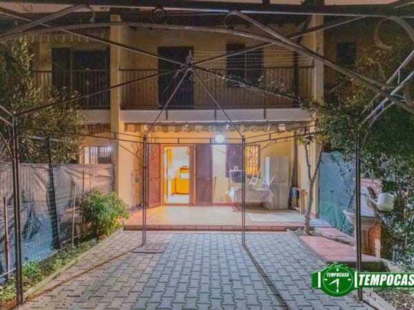 casa indipendente in vendita a Magenta