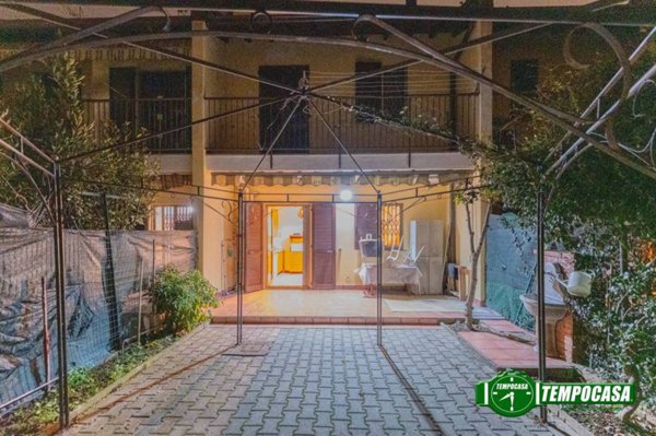 casa indipendente in vendita a Magenta