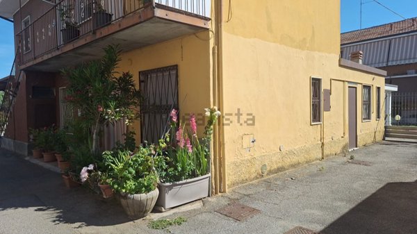 appartamento in vendita a Magenta in zona Ponte Vecchio