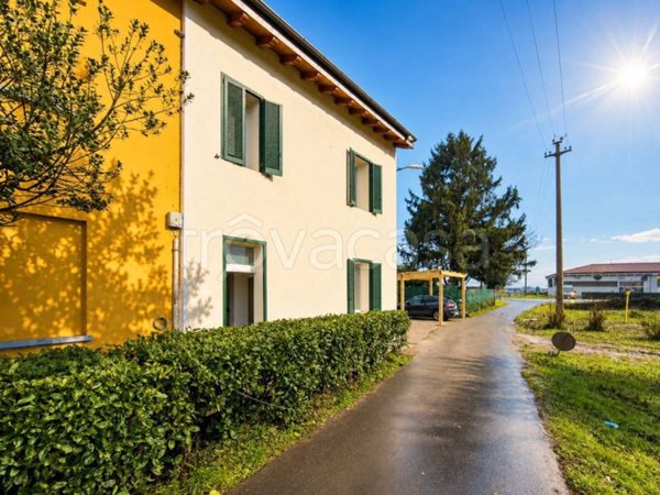 casa indipendente in vendita a Magenta