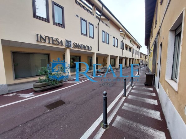 negozio in vendita a Magenta