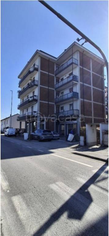 appartamento in vendita a Magenta in zona Ponte Nuovo