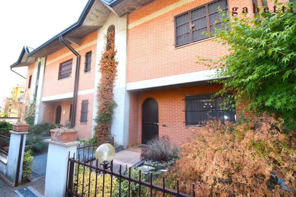 casa indipendente in vendita a Magenta