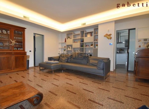 casa indipendente in vendita a Magenta in zona Ponte Vecchio