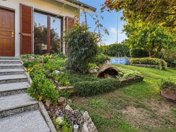 casa indipendente in vendita a Magenta in zona Ponte Nuovo