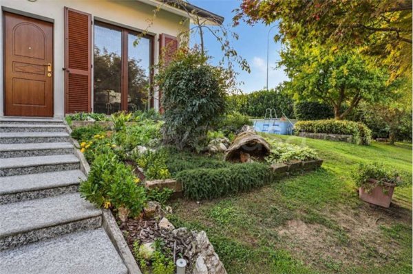casa indipendente in vendita a Magenta in zona Ponte Nuovo