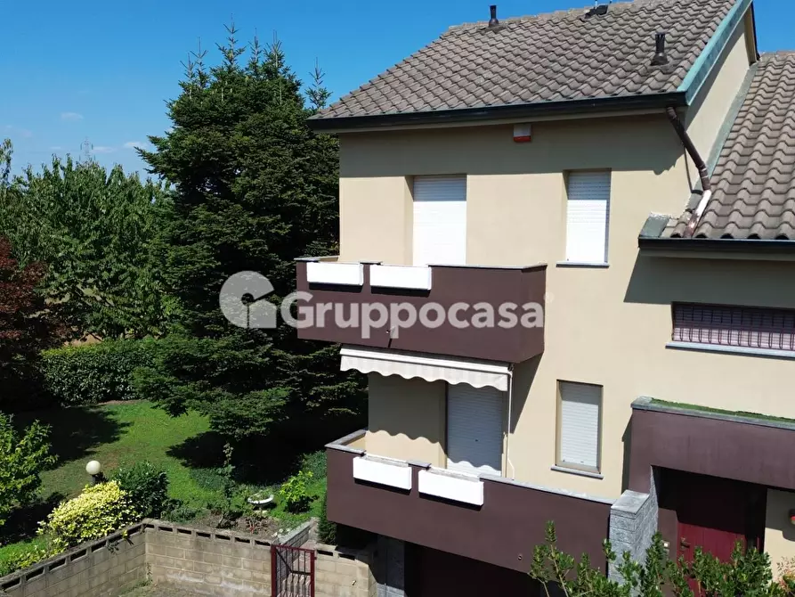 casa indipendente in vendita a Magenta