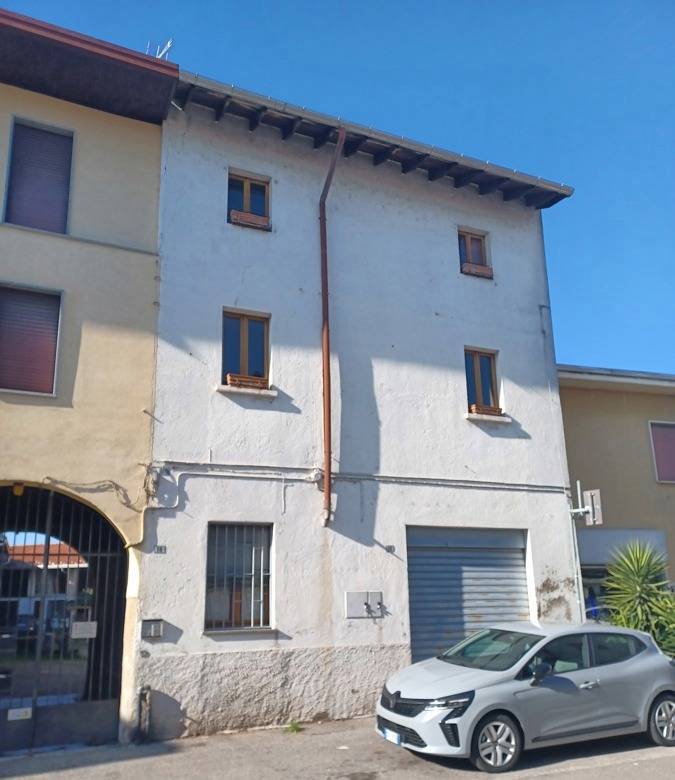 appartamento in vendita a Magnago in zona Bienate