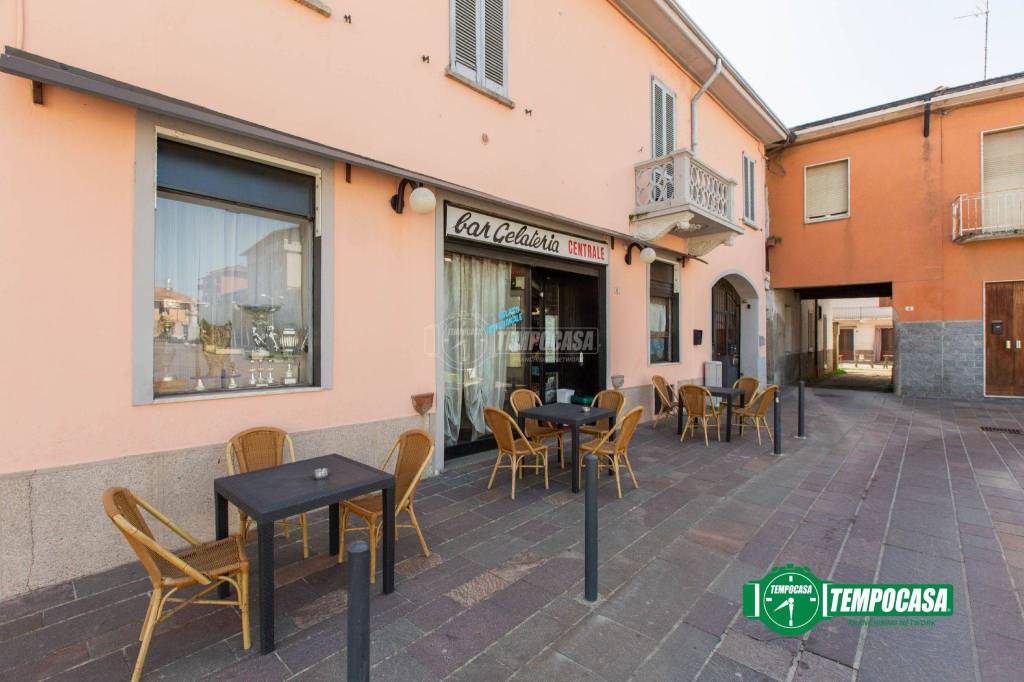 negozio in vendita a Magnago