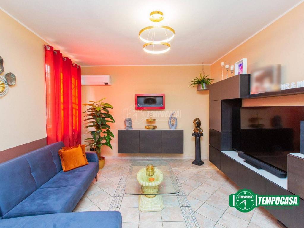 casa indipendente in vendita a Magnago