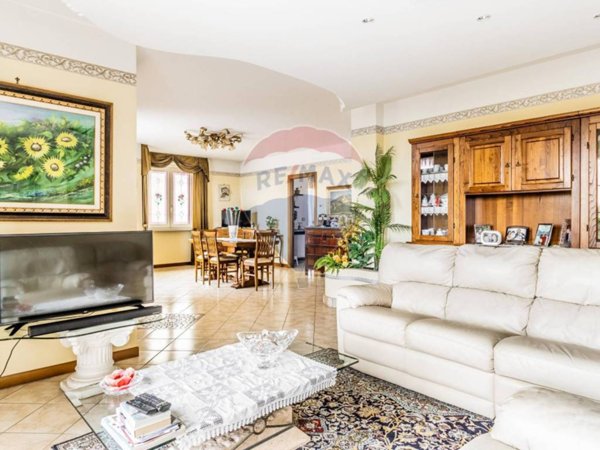 casa indipendente in vendita a Magnago