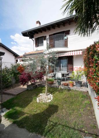 casa indipendente in vendita a Magnago