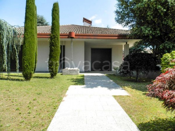 casa indipendente in vendita a Magnago
